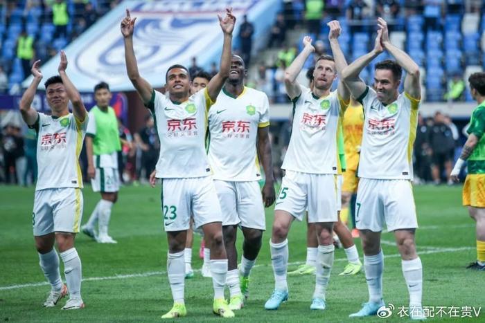 包含半程冠军!法比奥戴帽国安4-0梅州15轮不败的词条