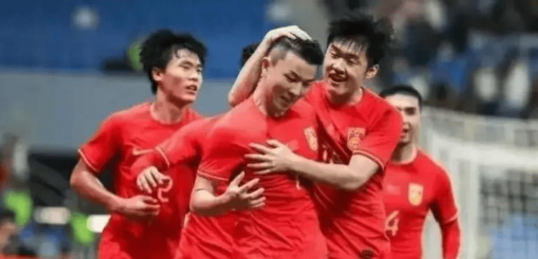 包含19:35，CCTV5直播！中国男足大战亚洲冠军，赢球=或超韩国升第一的词条
