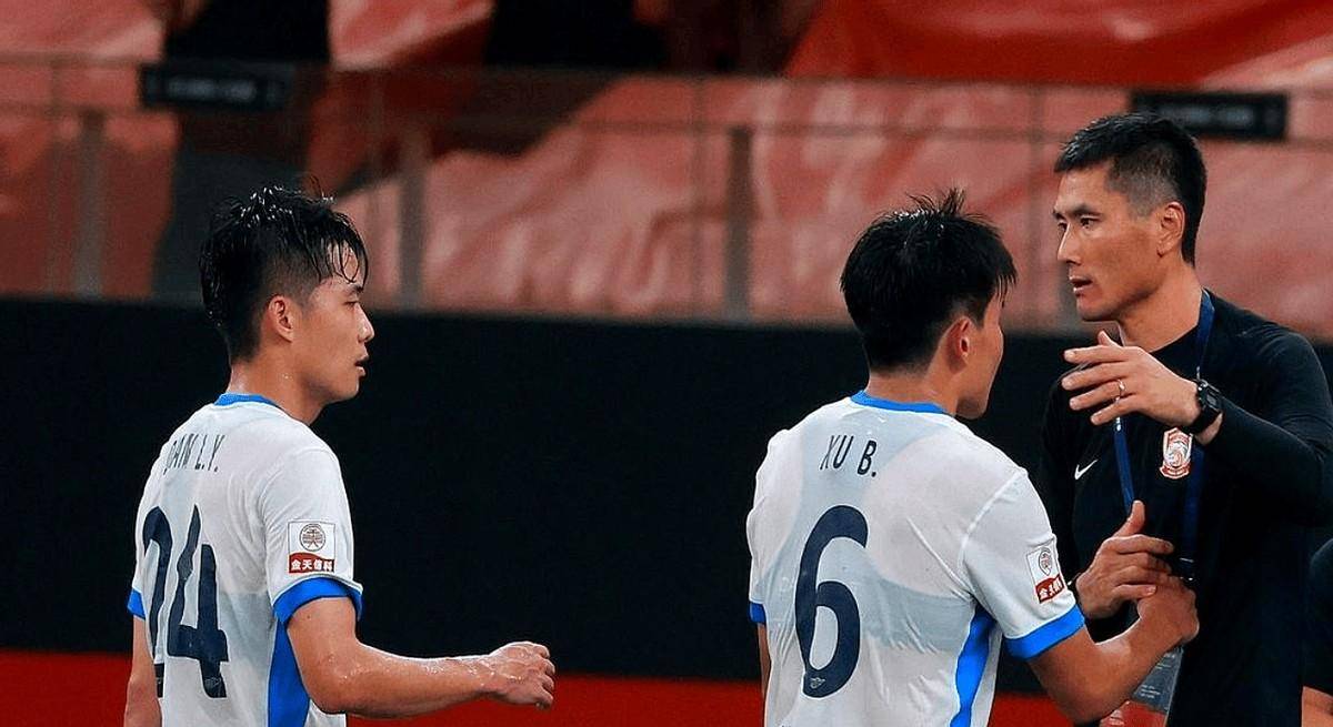 战术调整：上港主教练调整阵容斩获连胜！